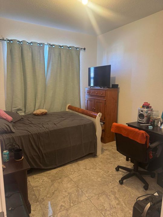 В аренду: $3,500 (3 спален, 2 ванн, 1710 Квадратных фут)