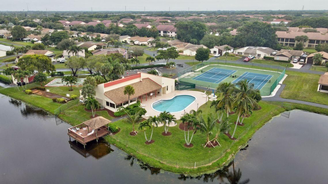 Activo con contrato: $365,000 (2 camas, 2 baños, 1310 Pies cuadrados)