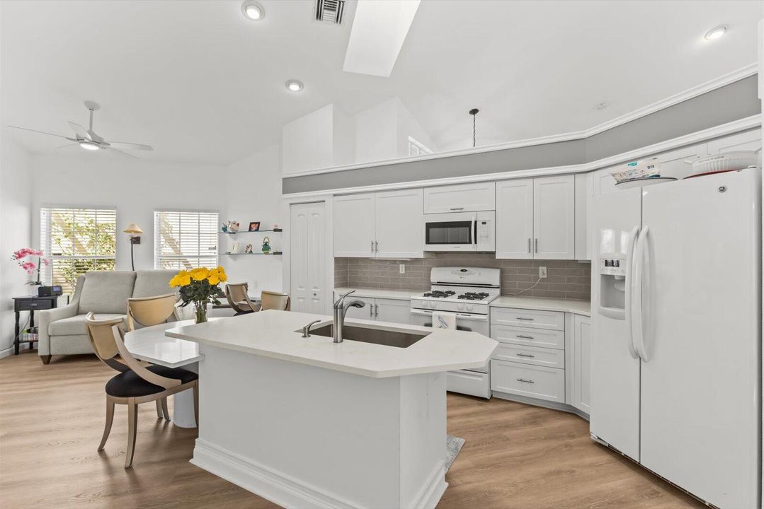 For Sale: $735,000 (3 beds, 2 baths, 1636 Square Feet)