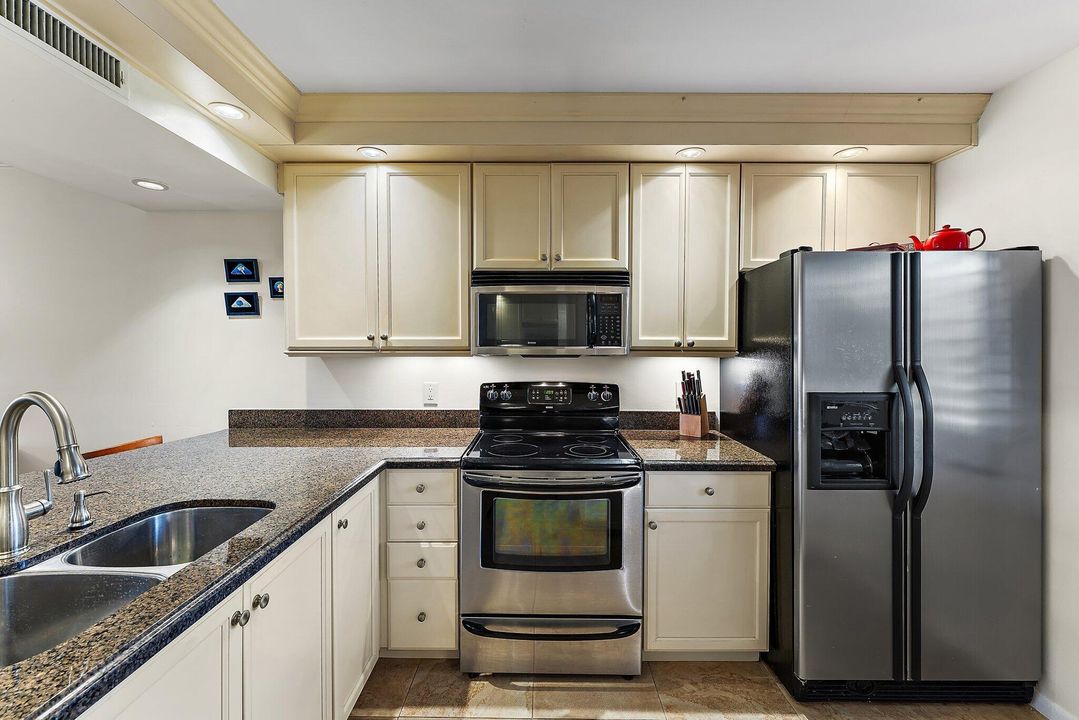 Под контрактом: $6,500 (2 спален, 2 ванн, 1385 Квадратных фут)