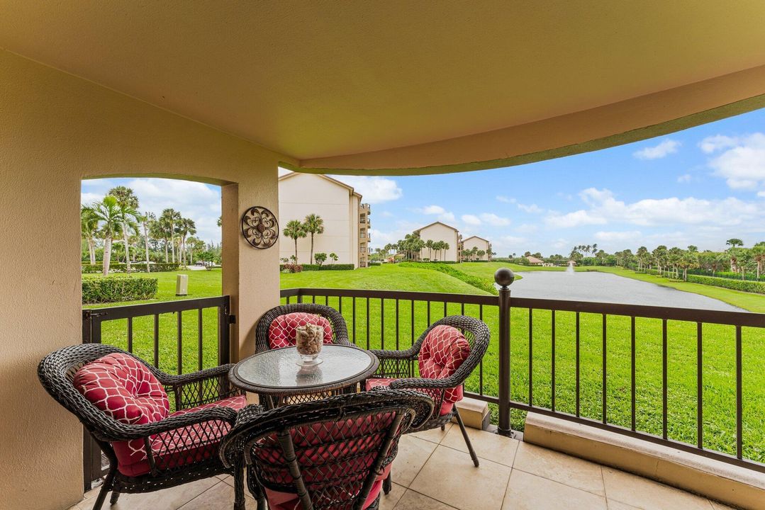 Под контрактом: $6,500 (2 спален, 2 ванн, 1385 Квадратных фут)