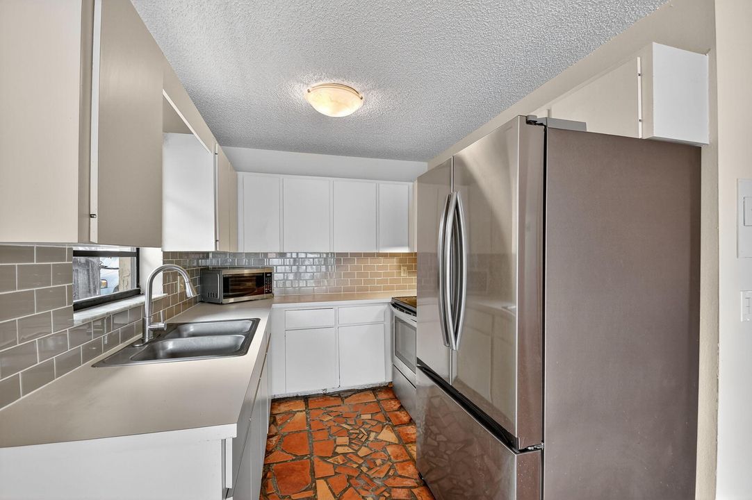 Activo con contrato: $459,000 (3 camas, 2 baños, 1500 Pies cuadrados)