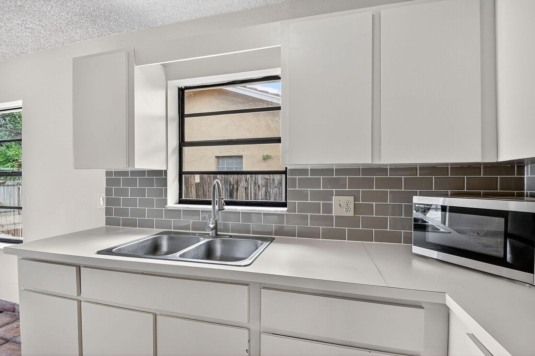 Activo con contrato: $459,000 (3 camas, 2 baños, 1500 Pies cuadrados)