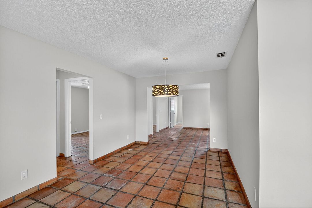 Activo con contrato: $459,000 (3 camas, 2 baños, 1500 Pies cuadrados)