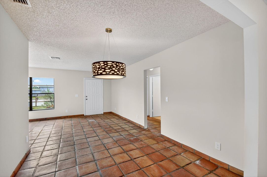 Activo con contrato: $459,000 (3 camas, 2 baños, 1500 Pies cuadrados)