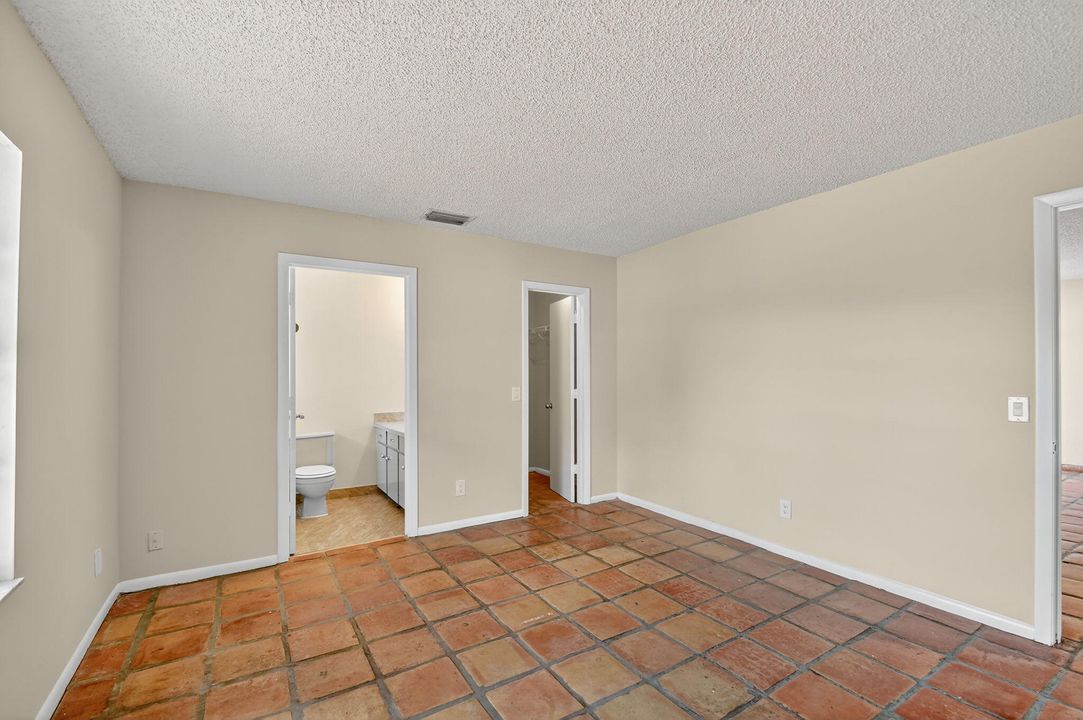 Activo con contrato: $459,000 (3 camas, 2 baños, 1500 Pies cuadrados)