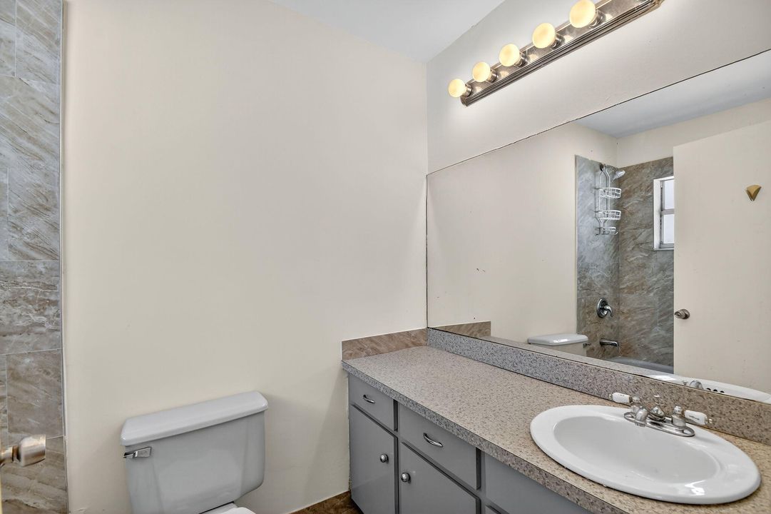 Activo con contrato: $459,000 (3 camas, 2 baños, 1500 Pies cuadrados)