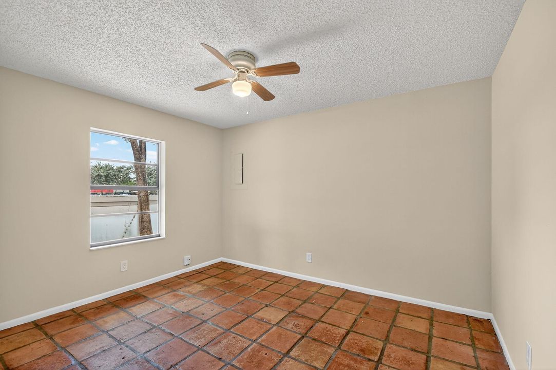 Activo con contrato: $459,000 (3 camas, 2 baños, 1500 Pies cuadrados)