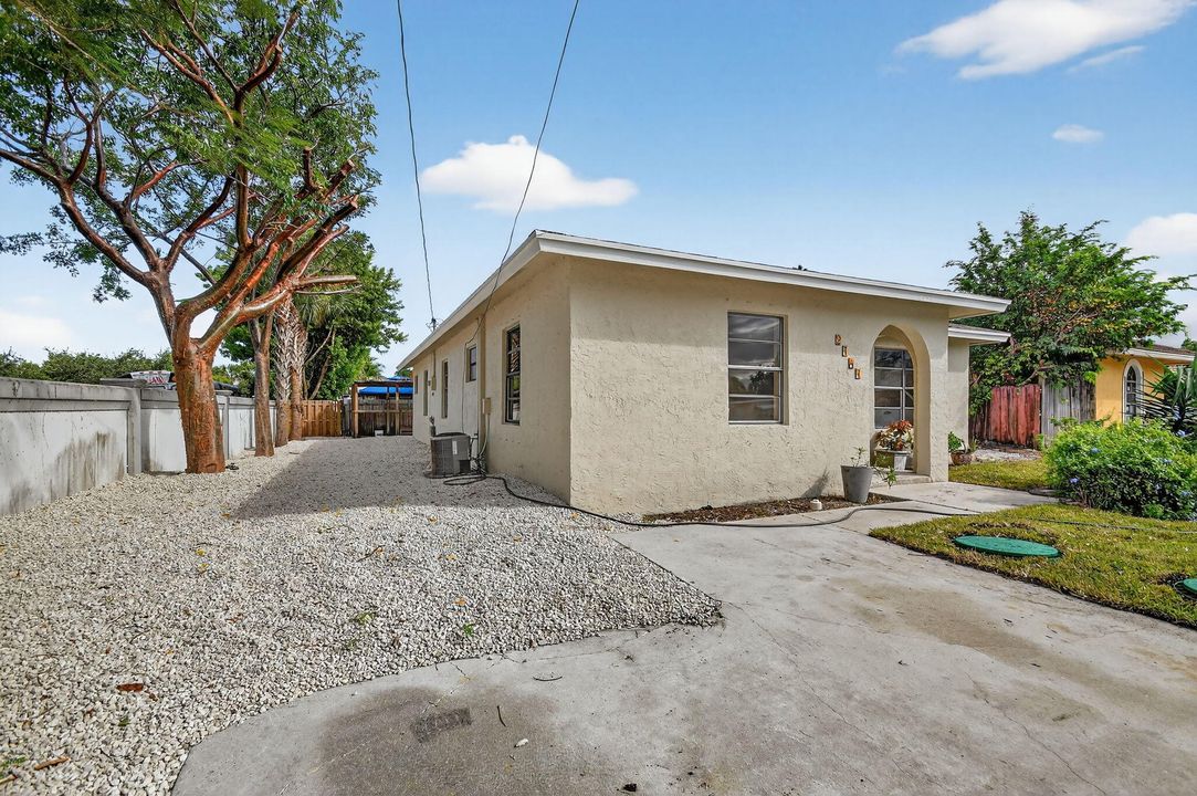 Activo con contrato: $459,000 (3 camas, 2 baños, 1500 Pies cuadrados)