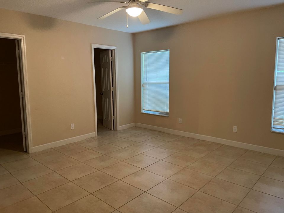 Active With Contract: $2,450 (3 beds, 2 baths, 1566 Square Feet)