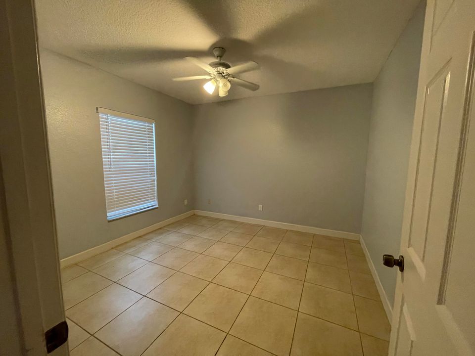 Active With Contract: $2,450 (3 beds, 2 baths, 1566 Square Feet)