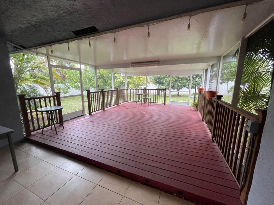 Active With Contract: $2,450 (3 beds, 2 baths, 1566 Square Feet)