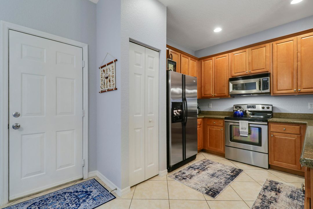 Activo con contrato: $525,000 (3 camas, 2 baños, 1843 Pies cuadrados)