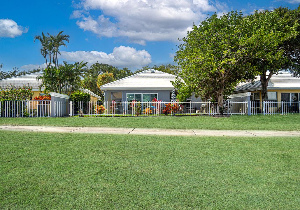 For Sale: $749,999 (3 beds, 2 baths, 1968 Square Feet)