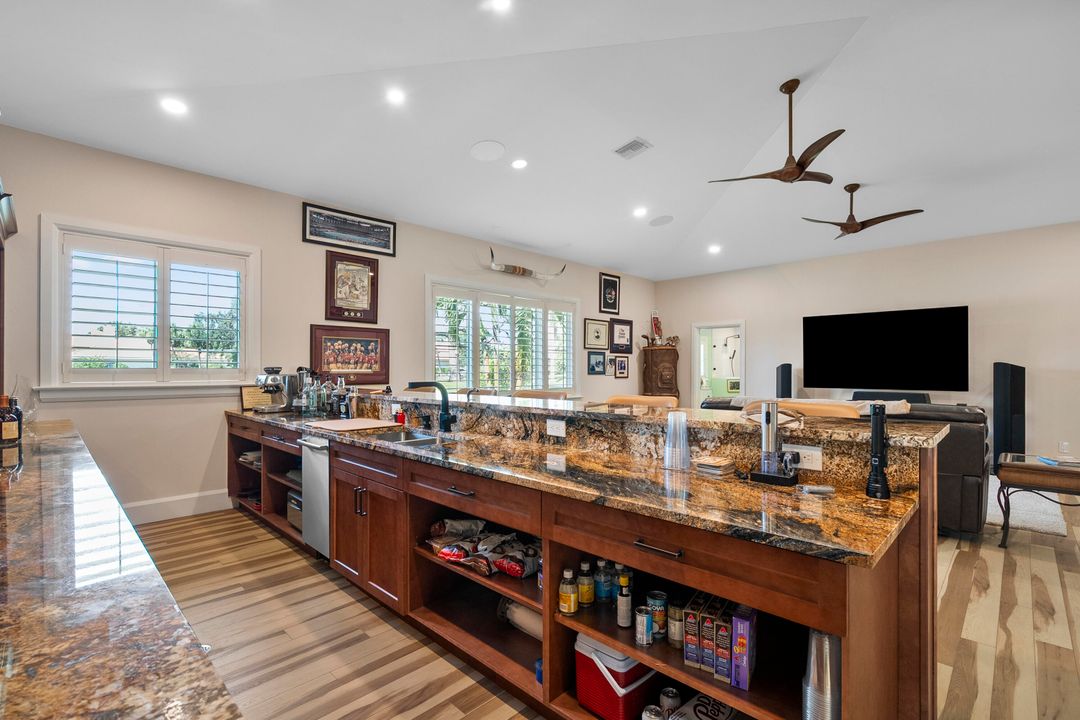 待售: $1,200,000 (4 贝兹, 3 浴室, 3753 平方英尺)