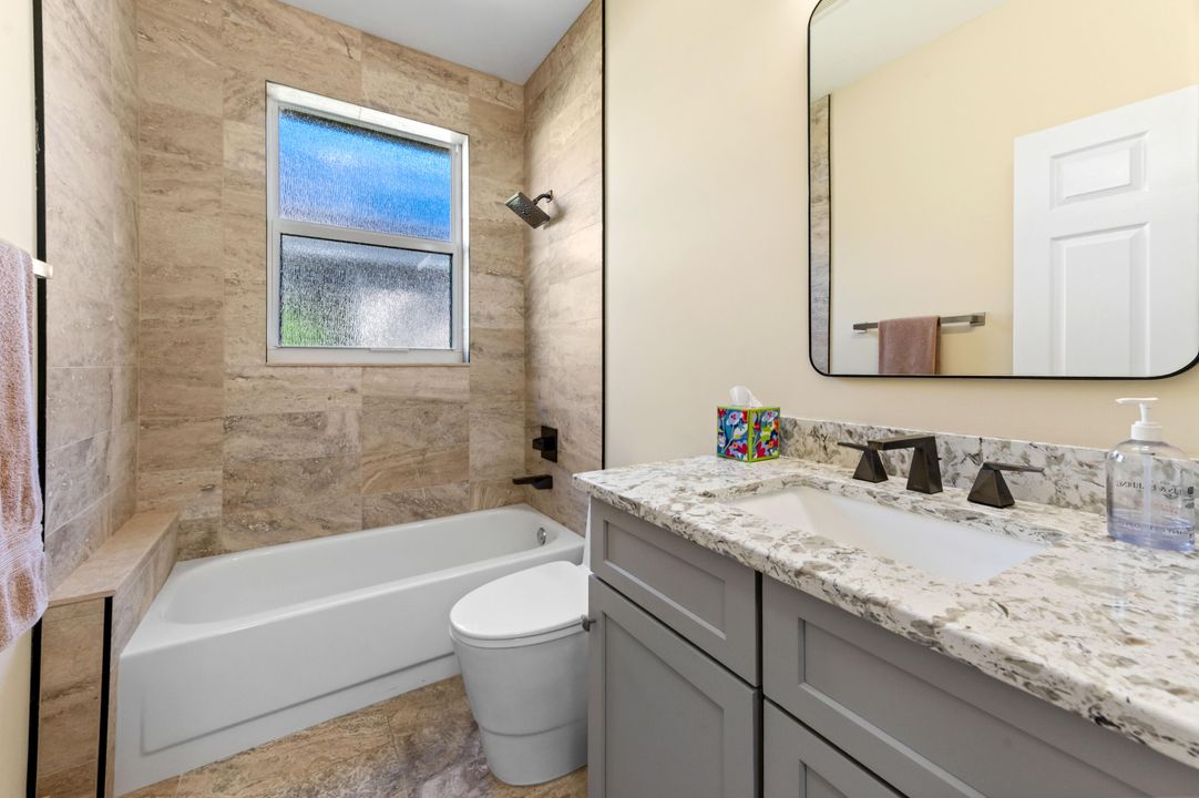 合同活跃: $825,000 (4 贝兹, 3 浴室, 2367 平方英尺)