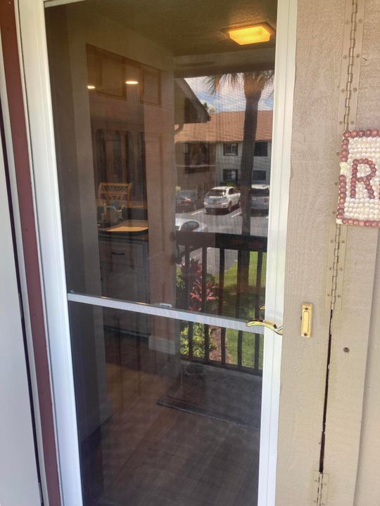 En Venta: $259,900 (2 camas, 2 baños, 1072 Pies cuadrados)