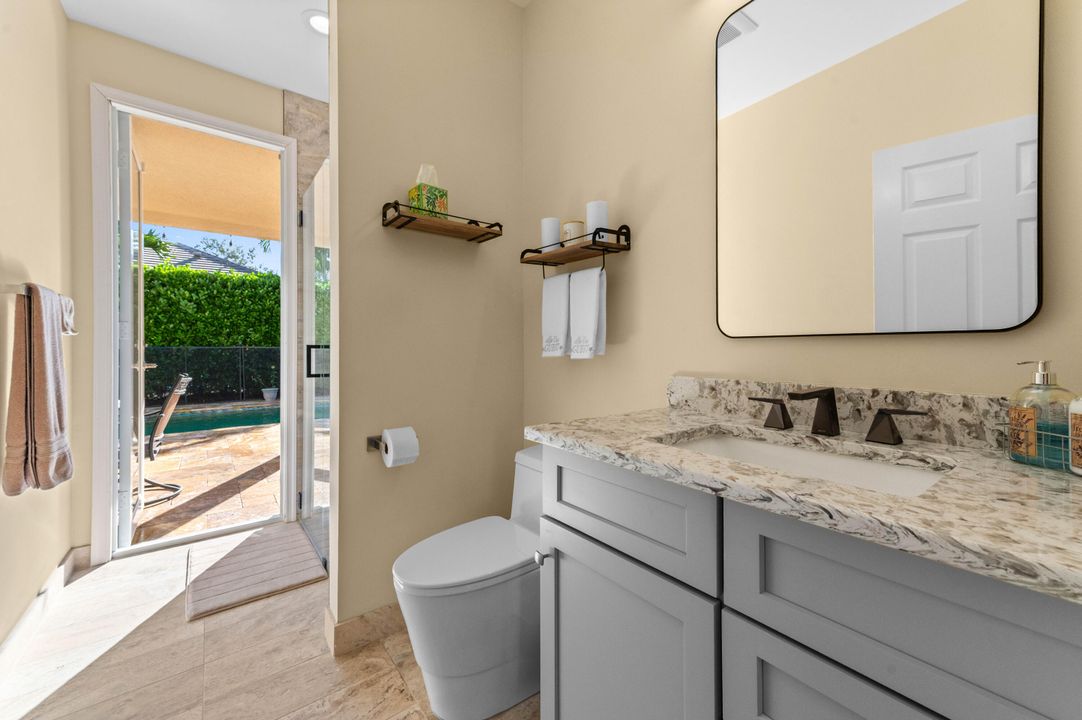 合同活跃: $825,000 (4 贝兹, 3 浴室, 2367 平方英尺)