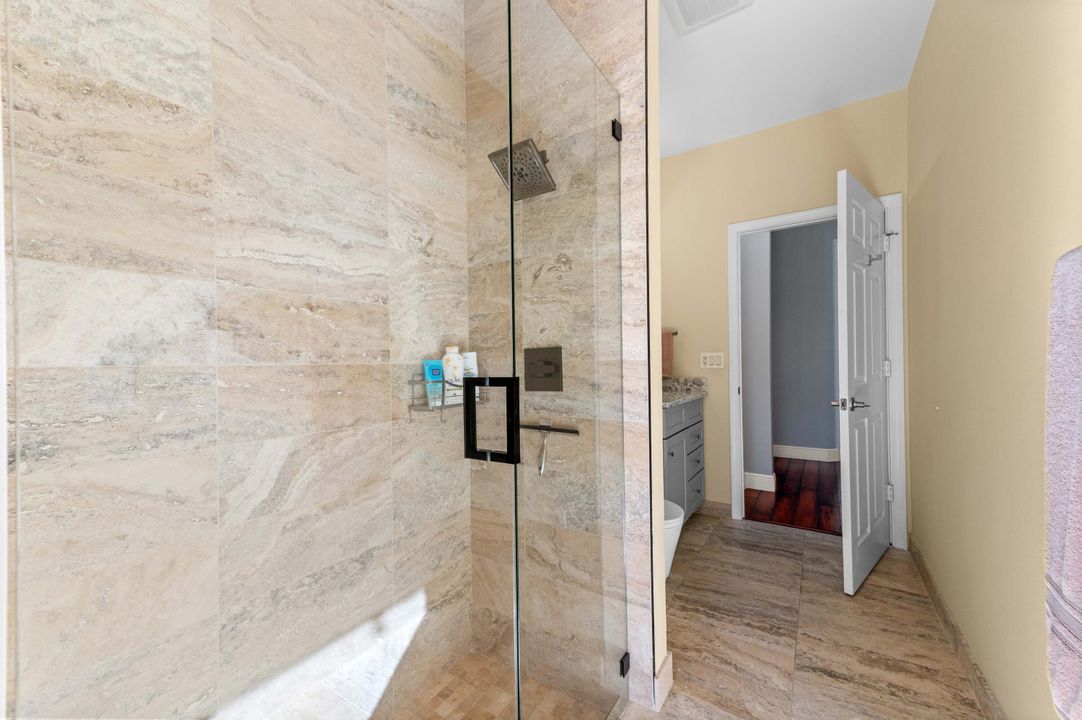 合同活跃: $825,000 (4 贝兹, 3 浴室, 2367 平方英尺)