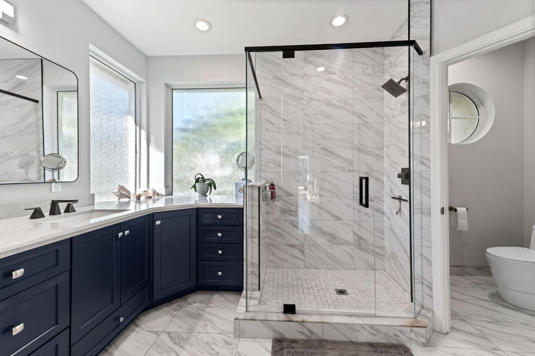 合同活跃: $825,000 (4 贝兹, 3 浴室, 2367 平方英尺)