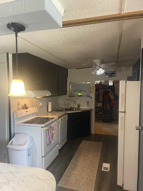 For Sale: $14,500 (2 beds, 2 baths, 1200 Square Feet)