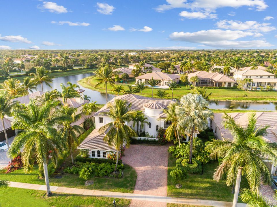 В аренду: $16,000 (6 спален, 4 ванн, 4683 Квадратных фут)