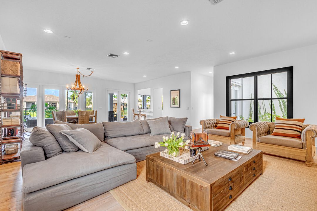 В аренду: $16,000 (6 спален, 4 ванн, 4683 Квадратных фут)