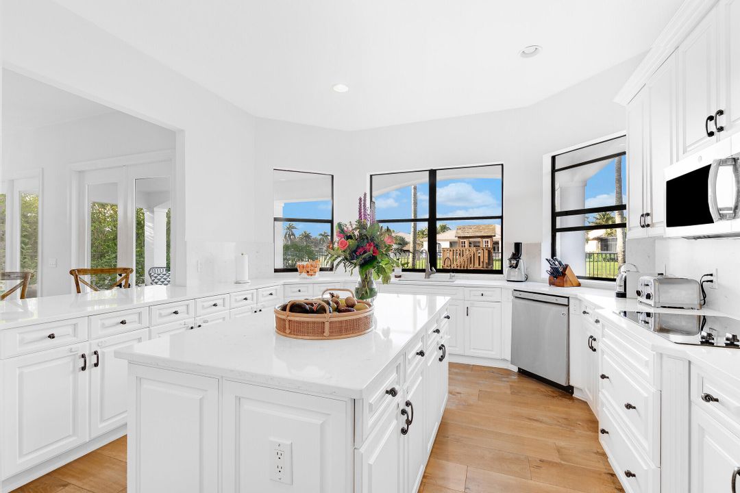 В аренду: $16,000 (6 спален, 4 ванн, 4683 Квадратных фут)