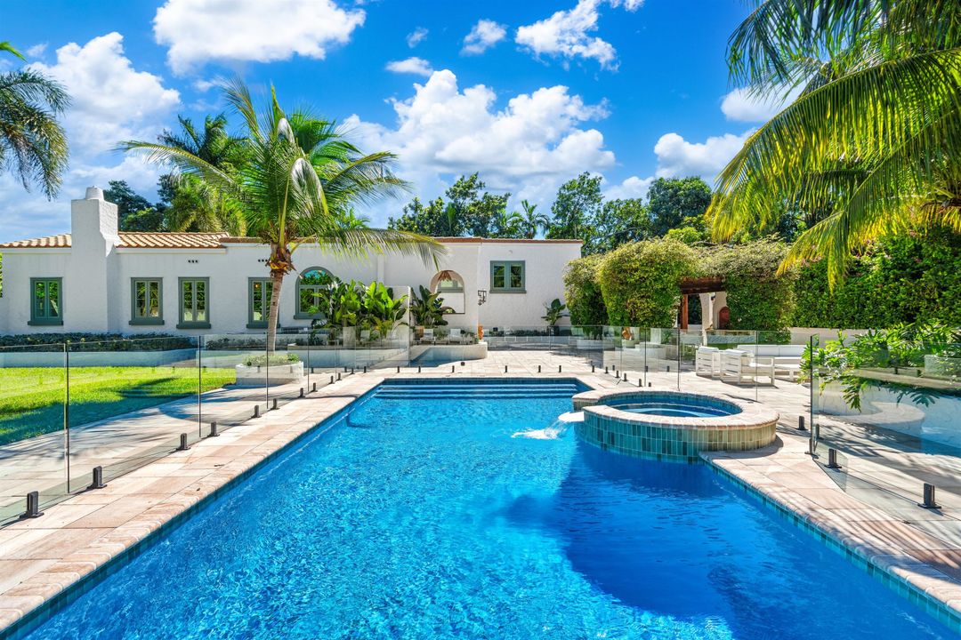 En Venta: $3,495,000 (3 camas, 3 baños, 2499 Pies cuadrados)