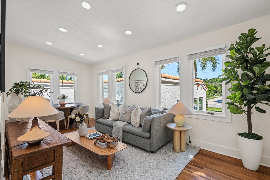 En Venta: $3,495,000 (3 camas, 3 baños, 2499 Pies cuadrados)