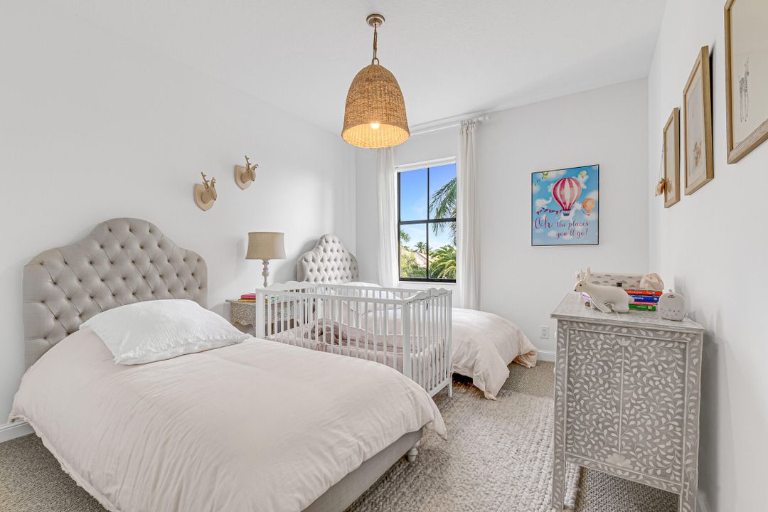 В аренду: $16,000 (6 спален, 4 ванн, 4683 Квадратных фут)