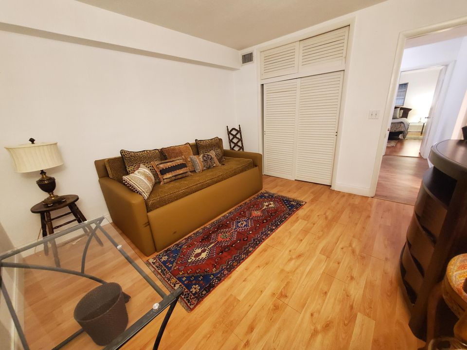 出租: $2,100 (2 贝兹, 2 浴室, 1120 平方英尺)