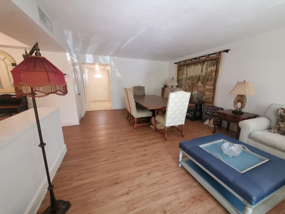 出租: $2,100 (2 贝兹, 2 浴室, 1120 平方英尺)