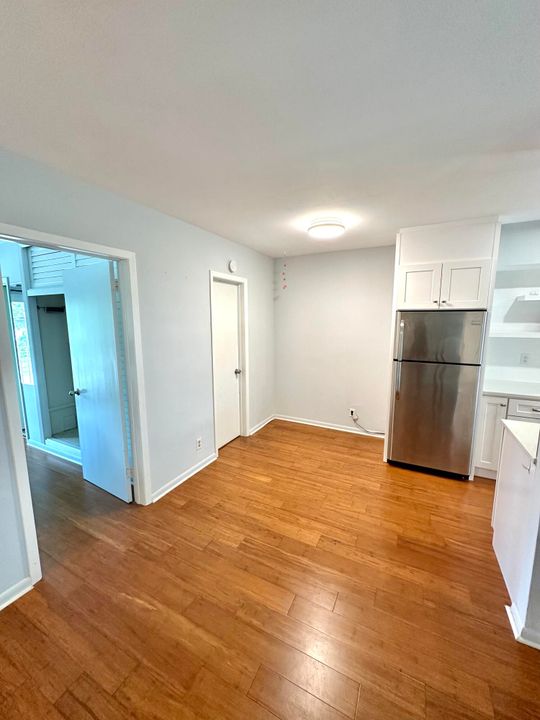 For Sale: $150,000 (1 beds, 1 baths, 567 Square Feet)
