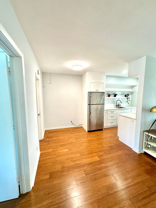 For Sale: $150,000 (1 beds, 1 baths, 567 Square Feet)