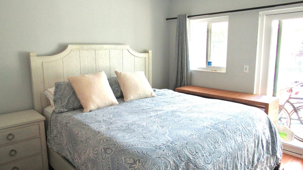 For Sale: $150,000 (1 beds, 1 baths, 567 Square Feet)