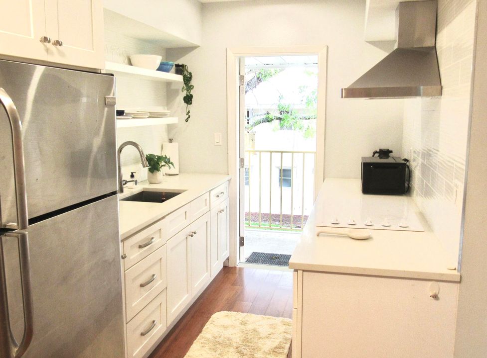 For Sale: $150,000 (1 beds, 1 baths, 567 Square Feet)
