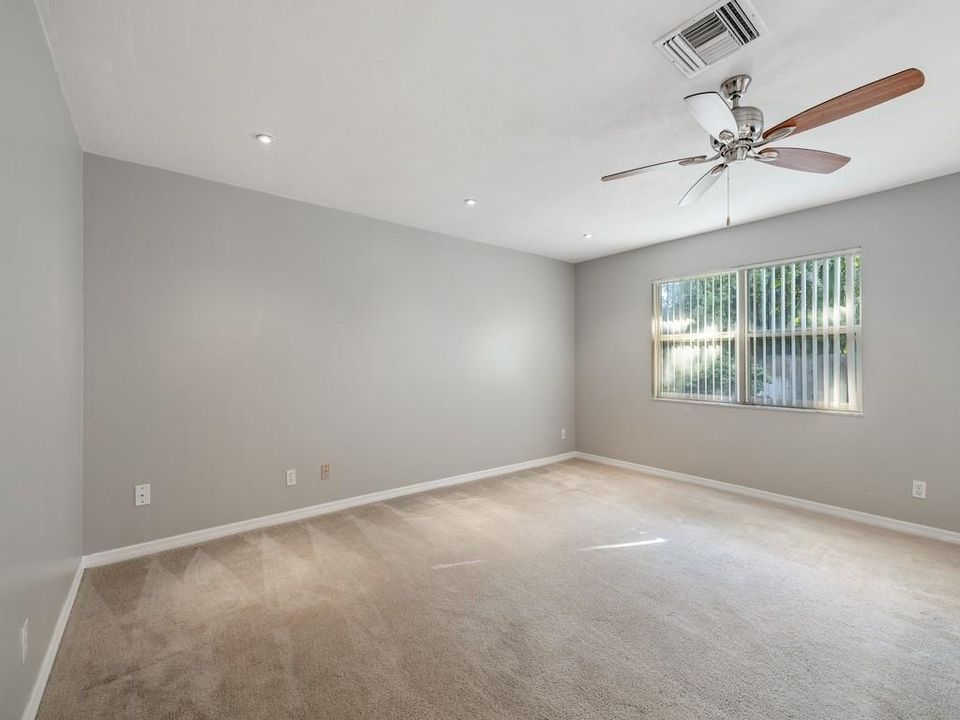 For Sale: $1,000,000 (3 beds, 2 baths, 1933 Square Feet)