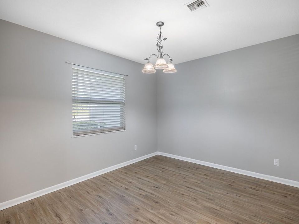 For Sale: $1,000,000 (3 beds, 2 baths, 1933 Square Feet)