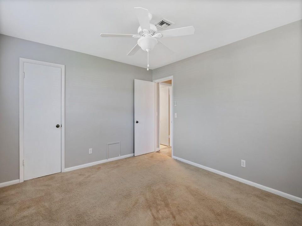 For Sale: $1,000,000 (3 beds, 2 baths, 1933 Square Feet)