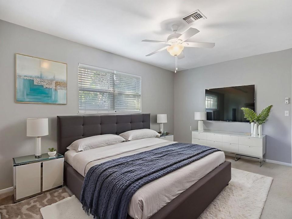 For Sale: $1,000,000 (3 beds, 2 baths, 1933 Square Feet)