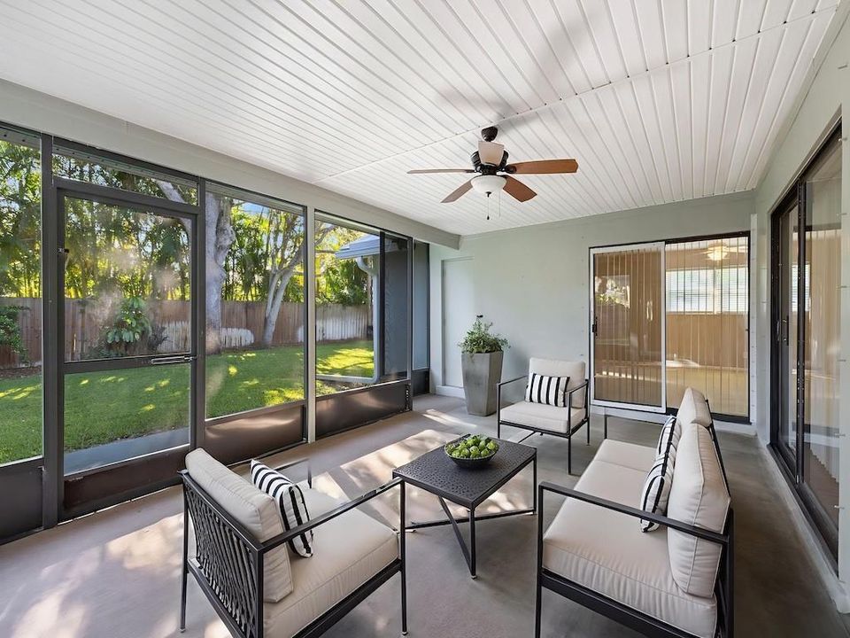 For Sale: $1,000,000 (3 beds, 2 baths, 1933 Square Feet)