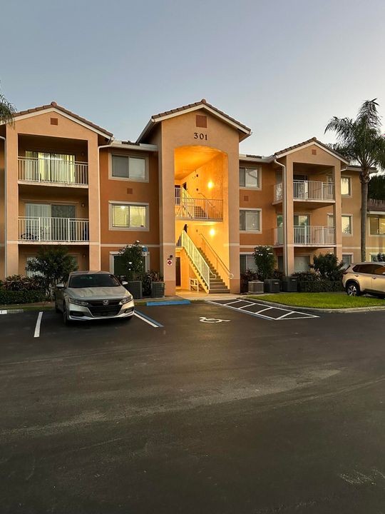 最近租的: $1,750 (2 贝兹, 2 浴室, 960 平方英尺)