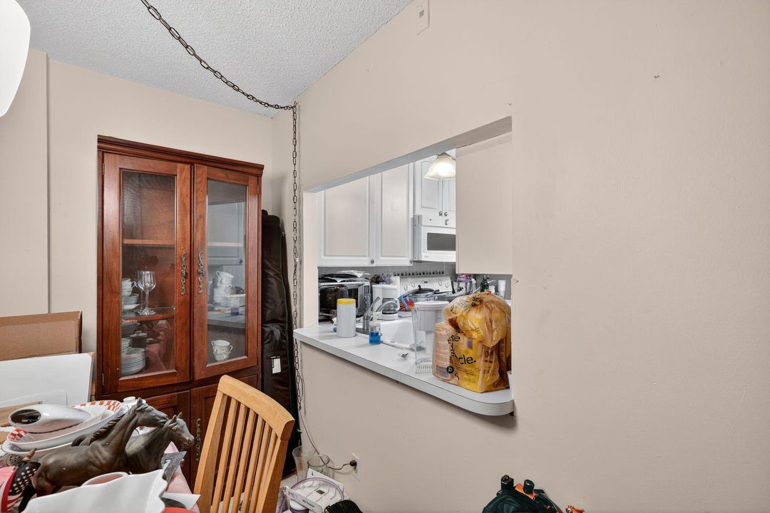 Activo con contrato: $100,000 (2 camas, 2 baños, 975 Pies cuadrados)