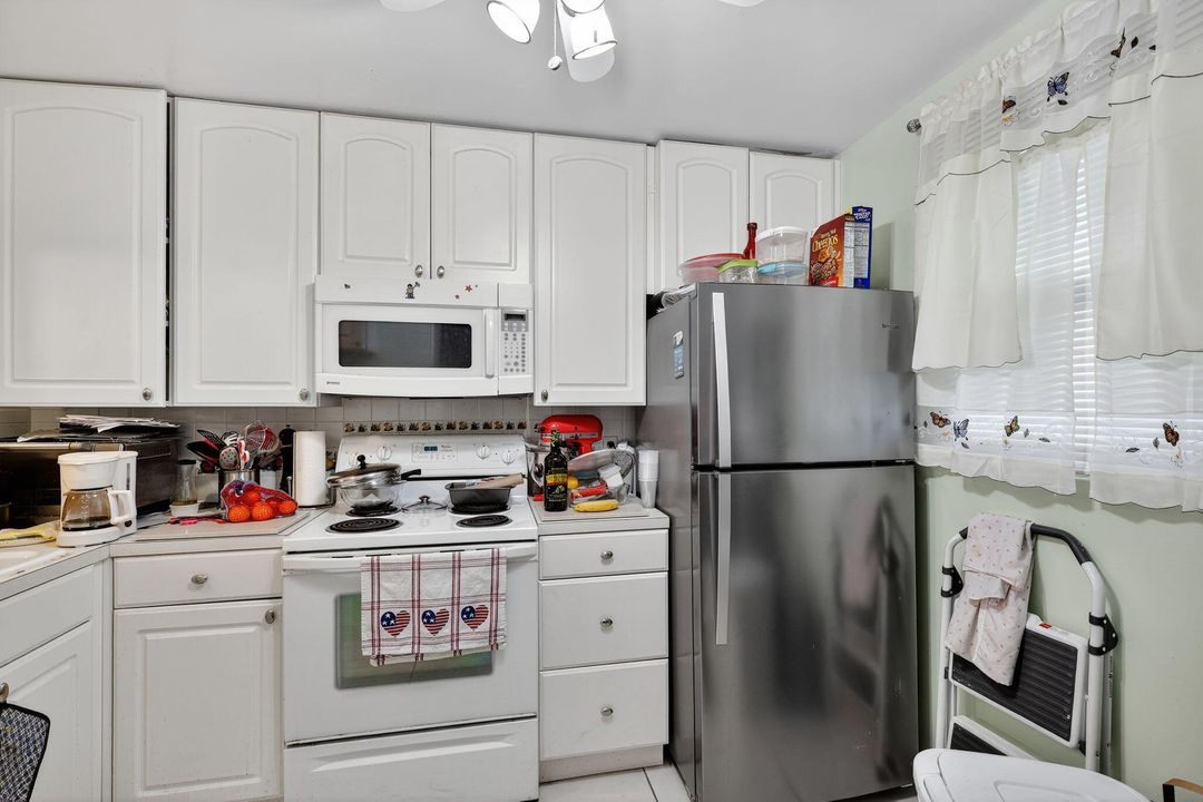 Activo con contrato: $100,000 (2 camas, 2 baños, 975 Pies cuadrados)