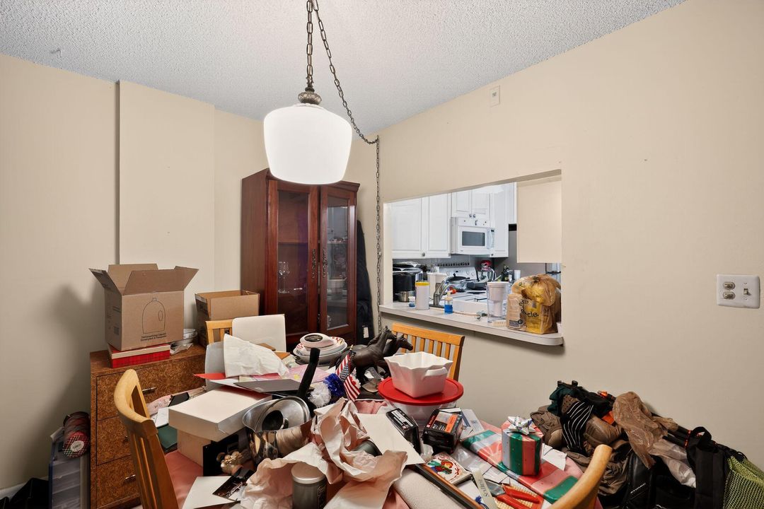 Activo con contrato: $100,000 (2 camas, 2 baños, 975 Pies cuadrados)