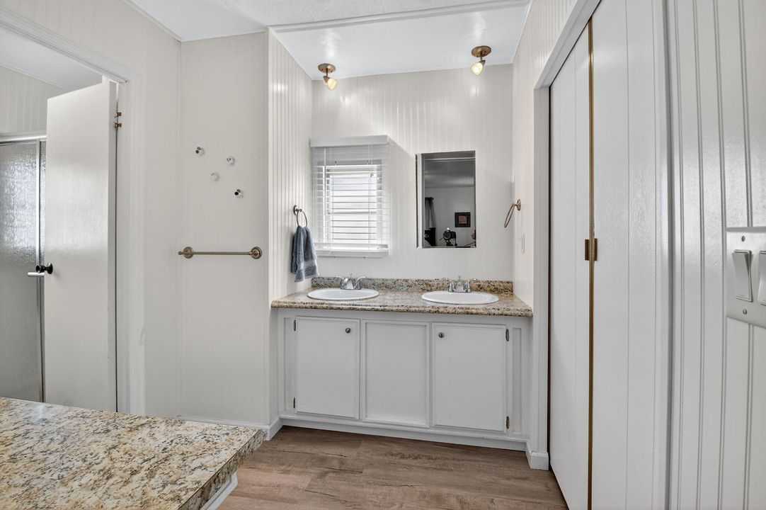 待售: $165,000 (2 贝兹, 2 浴室, 1344 平方英尺)