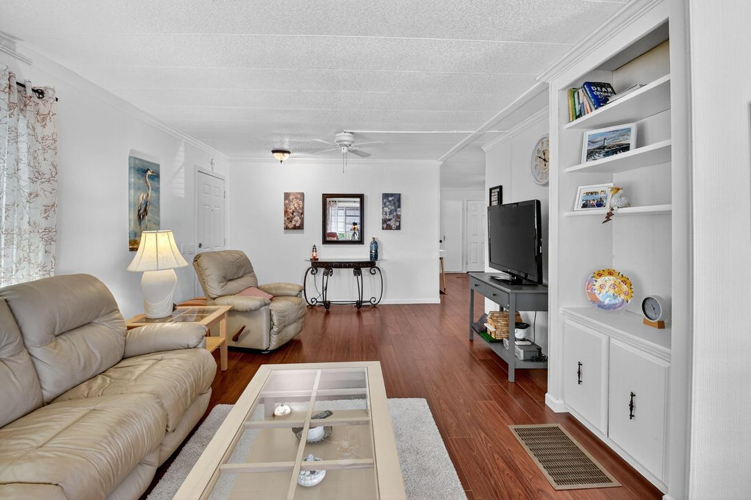 待售: $165,000 (2 贝兹, 2 浴室, 1344 平方英尺)