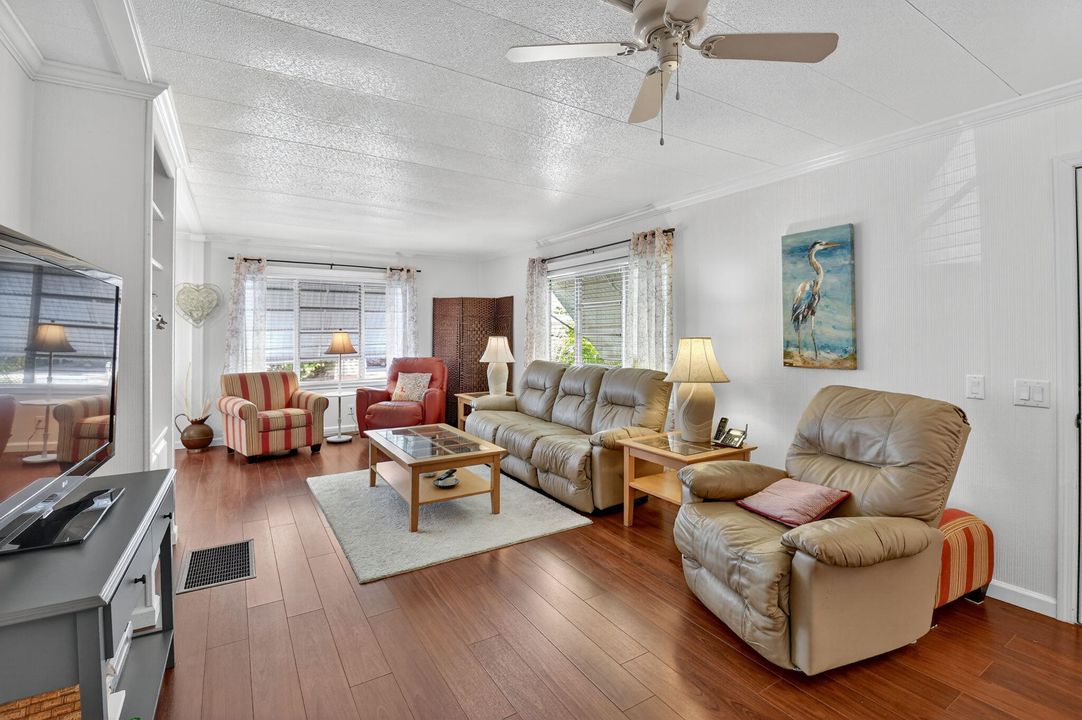 待售: $165,000 (2 贝兹, 2 浴室, 1344 平方英尺)