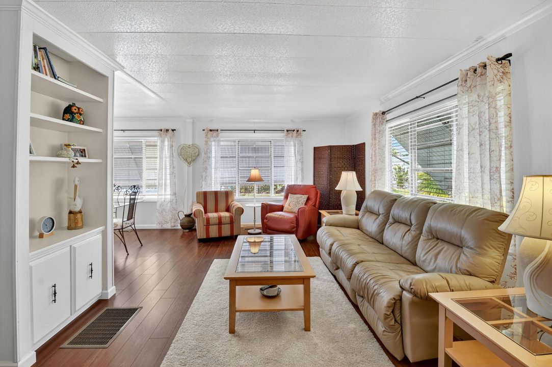 待售: $165,000 (2 贝兹, 2 浴室, 1344 平方英尺)